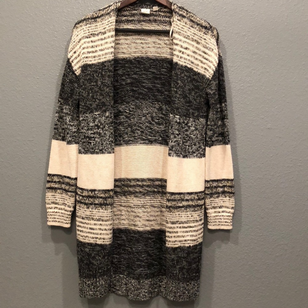 Gap Cardigan - Picture 4 of 4